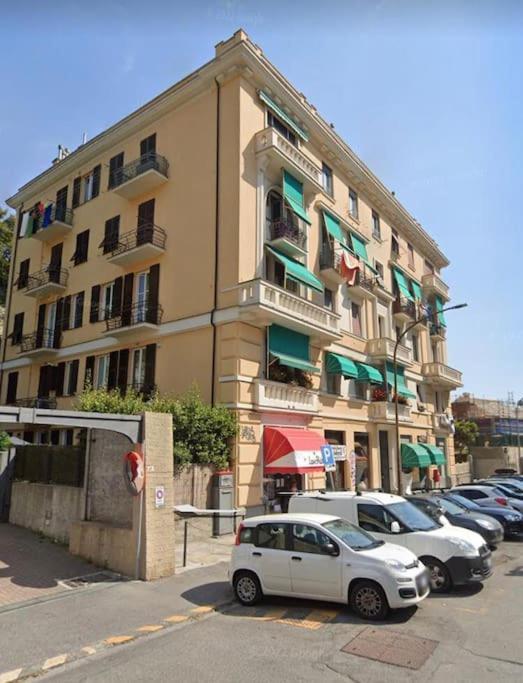 Apartment Pisi Home, 2 Min Dalla E Dall' Ospedale Gaslini *